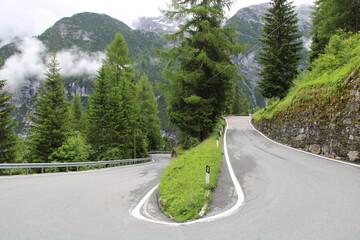 Serpentines at the Stilfser Joch (Passo dello Stelvio) - Cycling the transalpine route Via Claudia Augusta