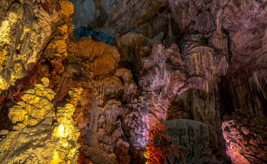 Stunning rock formations in Cacahuamilpa Caves National Park showcasing nature's artistry