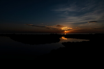 Paysage de Camargue en France autour de  l'&eacute;tang du Fangassier