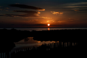 Paysage de Camargue en France autour de  l'&eacute;tang du Fangassier