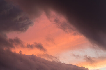 nuages au crépuscule