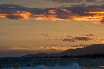 Abendstimmung an der Playa de Rifá in Tarragona, Autonome Gemeinschaft Katalonien, Spanien