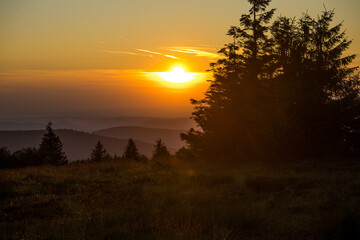 Coucher de soleil dans les montagnes vosgiennes