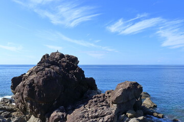 大山岬の巨岩　秋の景観　（高知県　安芸市）