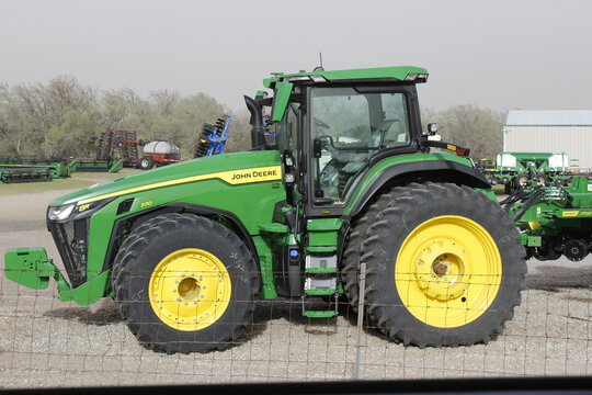 John Deere 8R 370 farm Tractor closeup Dealership