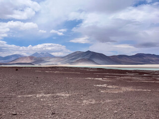 Paisagens de Pedras Rojas - Beleza Natural do Deserto do Atacama