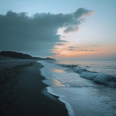 Naklejka premium Eternal Beauty of a Tranquil Beach at Dusk with Gentle Waves