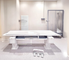 The advanced X-ray machine offers precise imaging with flexible positioning, enhancing diagnostic accuracy in a clean and efficient medical environment.