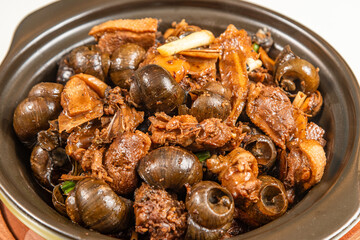 Stewed Green-headed Duck with Snails