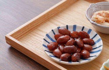Japanese side dish. Red kidney beans. 日本のおかず。副菜。金時豆。