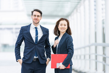 国際色豊かなビジネスチーム