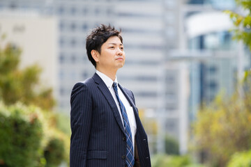ビジネスマンの屋外ポートレート