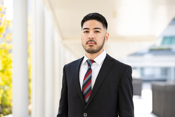 ビジネスマンの屋外ポートレート