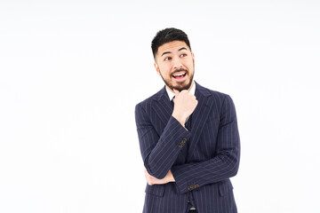 発見・ひらめきのポーズをするスーツ姿の男性