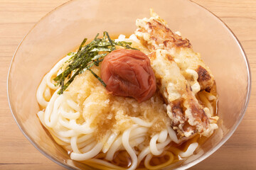 紀州南高梅　冷やし梅おろしうどん（ちくわ天ぷら）