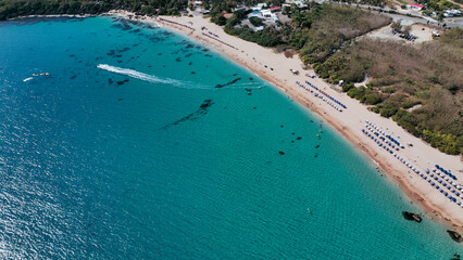 Obraz premium Aerial view of Kenting Baishawan beach with clear water and sandy shore on a sunny day