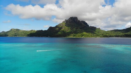Fototapeta premium Bora Bora Island, French Polynesia, South Pacific