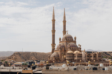 Naklejka premium Al Mustafa Mosque in the Old Town of Sharm El Sheikh. Square near mosque.