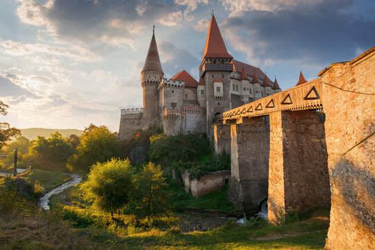 hunedoara, romania - 13 oct, 2019: corvin castle at sunrise