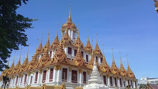 metal caltle, Loha Prasat, motion