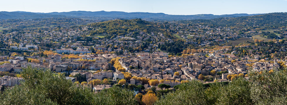 Vue panoramique de Manosque depuis la colline du Mont d'Or