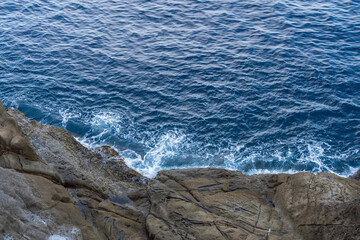 熊野市鬼ヶ城の波打ち際