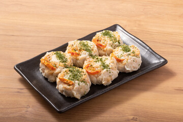 トマトとモッツァレラチーズの鶏焼売