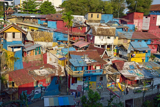 Neighbourhood alongside the Kali Code River, Yogyakarta, Java island, Indonesia, Southeast Asia