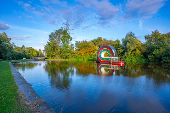 View of The Looping Boat on Tinsley Canal, Sheffield, South Yorkshire, England, United Kingdom