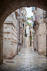 Fototapeta premium narrow street in giovinazzo apulia
