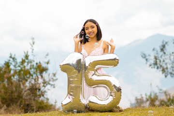 Momentos Vibrantes de una Quinceañera.Letras 3D y Burbujas en un Escenario Natural.aire libre.Momentos Vibrantes de una Quinceañera