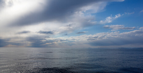 Obraz premium Seascape with cloud on a sunny day.