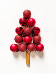 Choinka, bombki czerwone, kartka świąteczna, Boże Narodzenie. Christmas tree, Christmas card, red baubles, Christmas, Merry Christmas. 