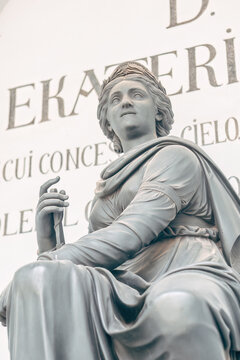 Monument to Catherine II in the Arkhangelskoe Museum-Reserve