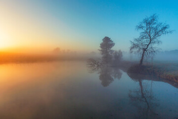 R&eacute;veil sous la brume