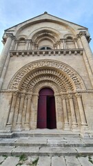 Le portail sud de l'église Saint-Pierre-d'Aulnay-de-Saintonge et ses médaillons alchimiques