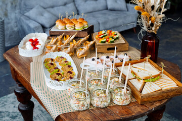 This exciting event offers a diverse selection of delicious food options, ensuring all attendees can indulge in choices that cater to everyones enjoyment and satisfaction