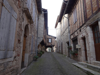 Tarn, village de Castelnau de Montmiral 