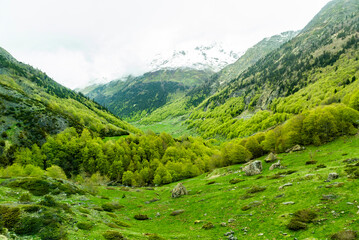 Fototapeta premium Crossing the Pyrenees through the Portalet pass at the beginning of November