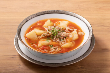 豚肉とじゃがいもの　トマトスープ