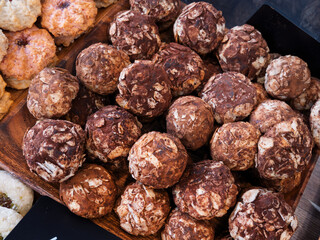Healthy Chocolate Energy Bites for Nutritional Snacking