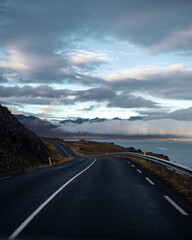 the road to the mountains of iceland