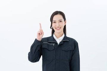 作業員の若い女性