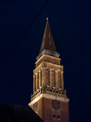 Kiel Rathausturm bei Nacht