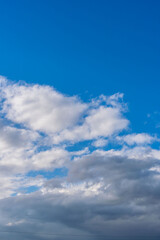 Fototapeta premium 秋雨の午後の曇り空と青空06