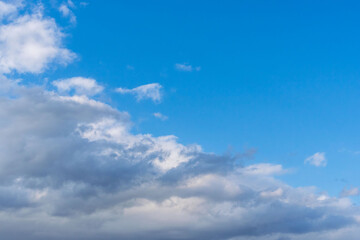 Fototapeta premium 秋雨の午後の曇り空と青空15