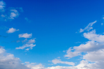 Obraz premium 秋雨の午後の曇り空と青空24