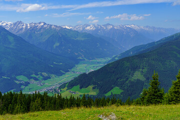 Fototapeta premium Mittersill in den österreichischen Alpen