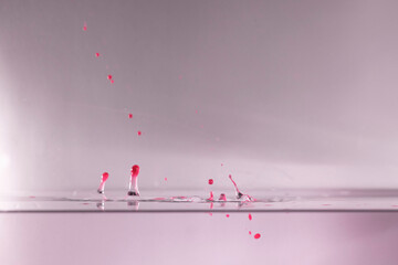 farbe tropfen wasser pink