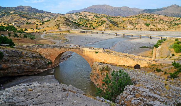 Cendere Bridge, located in Adıyaman in Turkey, was built by the Romans in the 2nd century.

